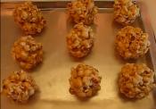 Old-fashioned Sweet Caramel Popcorn Balls