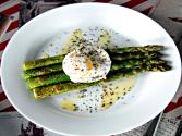 Healthy Asparagus With Poached Eggs