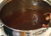 Homemade Raspberry Barbecue Sauce