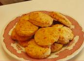 Restaurant-style Cheddar Cheese Biscuits