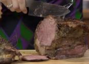 Roasted Prime Rib With Garlic And Thyme Seasoning