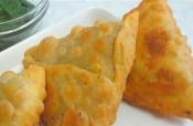 Paneer And Cauliflower Samosa With Crispy Layer 