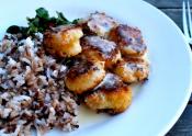 Scallops With Glazed Walnuts