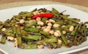 Spicy Green Beans With Peanuts