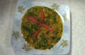 Yellow Lentil And Spinach Curry 