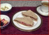 Tomato And Cucumber Sandwich With Spicy Mint Spread