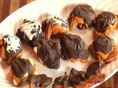 Valentine's Day Recipe-pecan Turtles & Chocolate Dipped Bacon (cooking With Carolyn)
