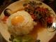 How To Eat Khai Phat Khing?