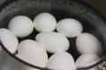 The Right Way To Peel An Egg