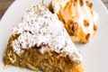 How to make Swedish Apple Cake (Äppelkaka)
