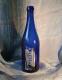 Blaue Glasflasche