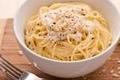 How To Make Spaghetti with Cheese and Pepper