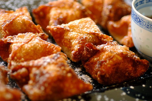 Fried Banana Wonton is a wonderful modified sweet version of wonton. Fried Banana Wonton is a wonderful modified sweet version of wonton.