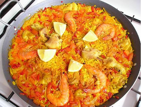 Mixed paella can be eaten in many variations with a variety in seasonings