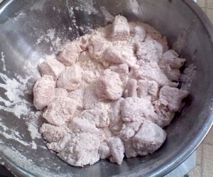 Tips on how to season chicken - flour and chicken