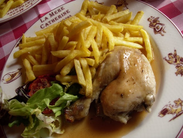 A typical Bistro meal, there are no set rules for eating Poulet Frites