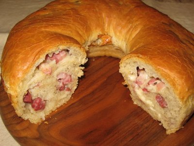 eating-tortano-during-easter