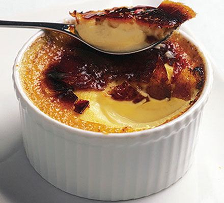 eating-creme-brulee-with-spoon