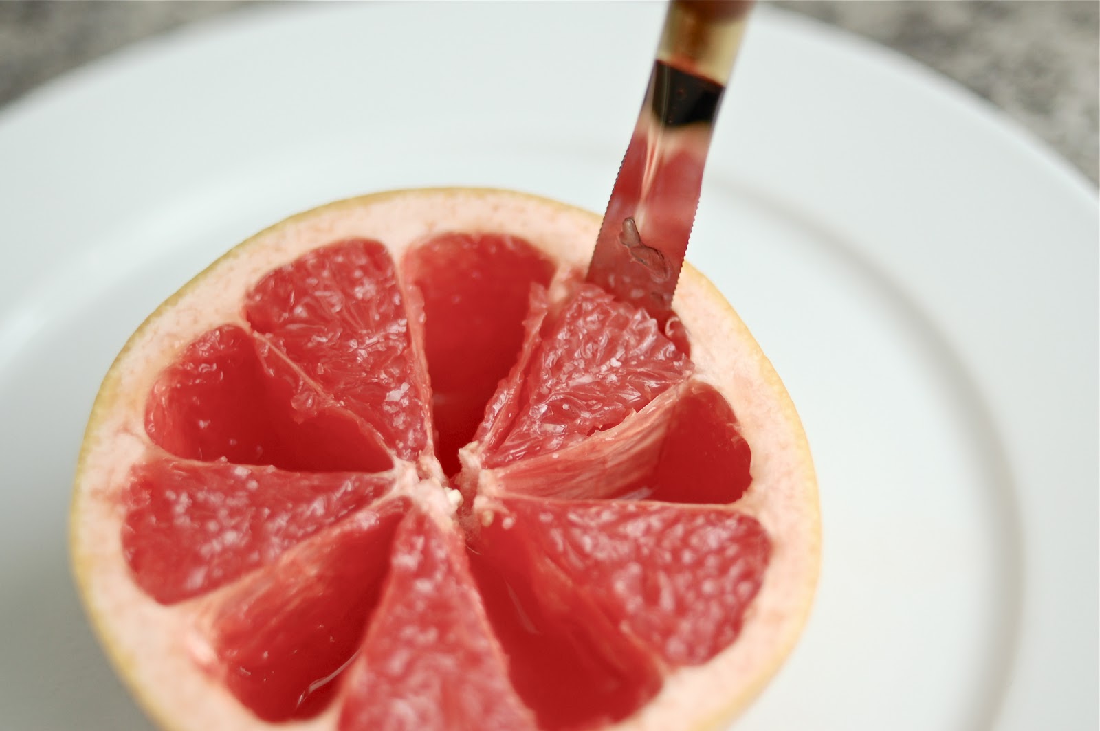 EAting grapefruit