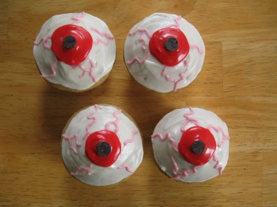 Bloddy Eyeballs Cup Cake