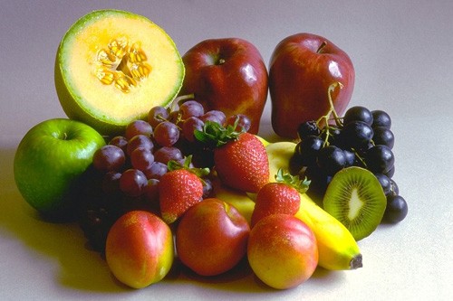 Fresh fruits - best way to start a day when on raw food weight loss regime