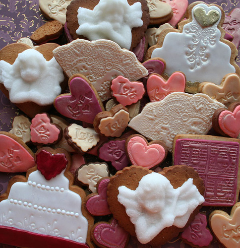 Wedding cookies are highly in vogue these days as more and more people are 
