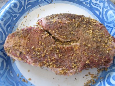 Seasoning Steak- On Father's Day Seasoning Steak