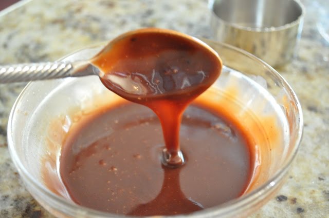 Sugar caramelized in a microwave