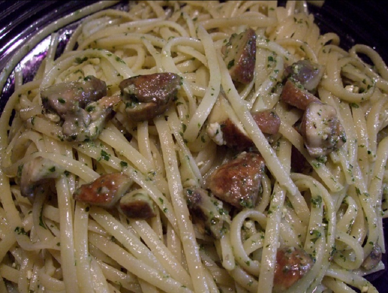Linguine with Mushrooms Linguine with Mushrooms picture