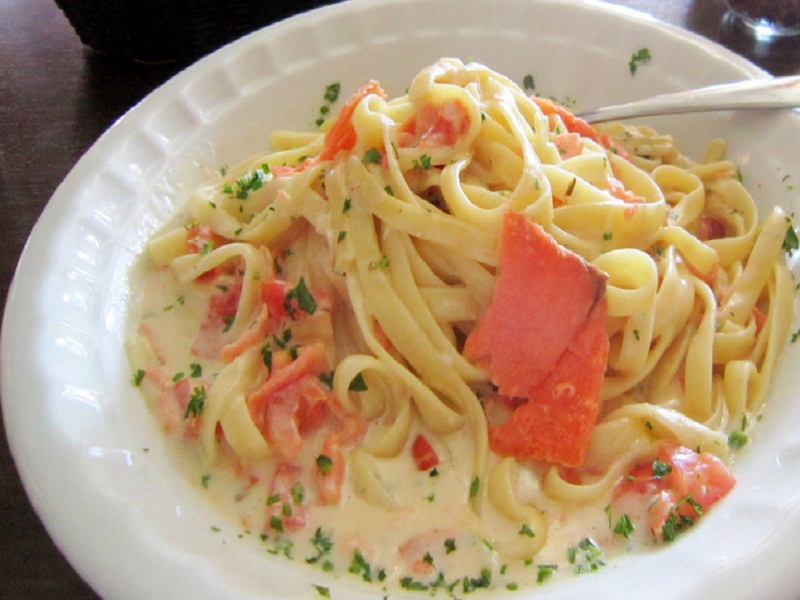 Linguine with Salmon, Leeks and Dill Linguine with Salmon, Leeks and Dill picture