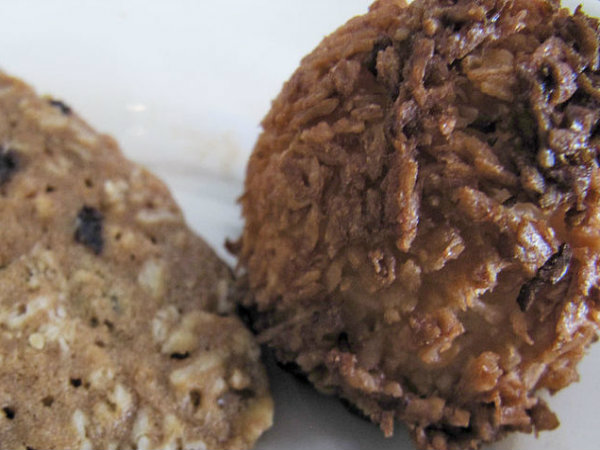 Chocolate Macaroons Chocolate Macaroons picture