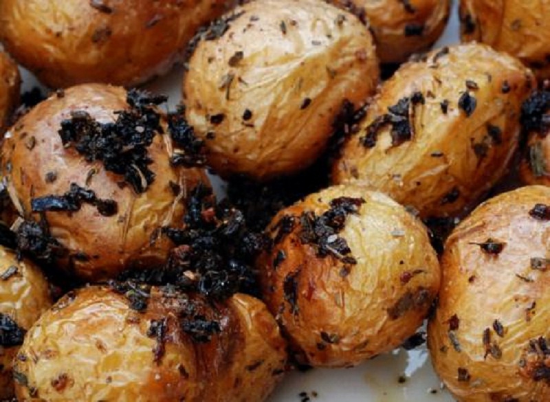 Mom's Roasted New Potatoes Mom's Roasted New Potatoes picture