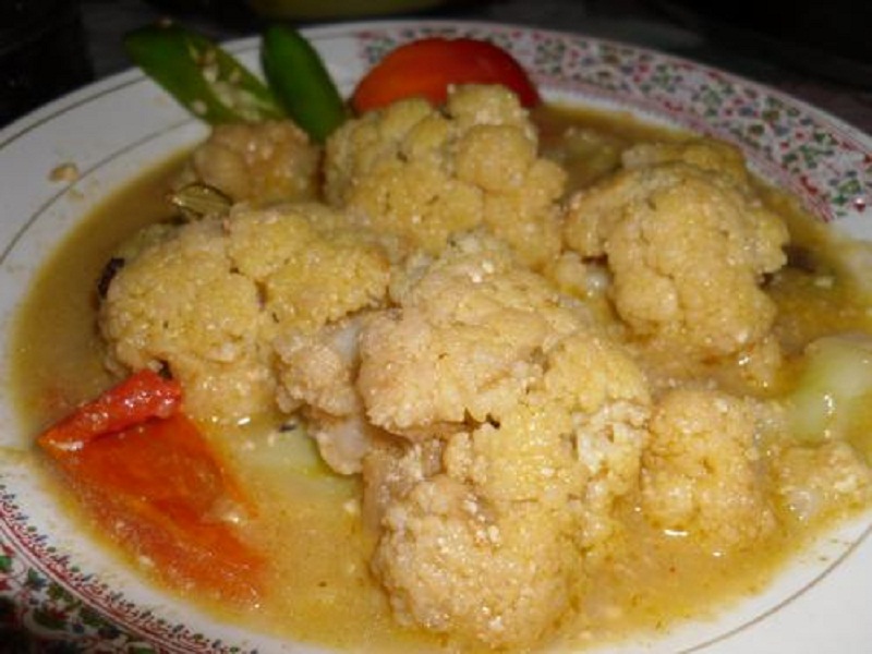 Nariyal Ima Dudh Ma Randhelu Cauliflower Nariyal Ima Dudh Ma Randhelu Cauliflower picture