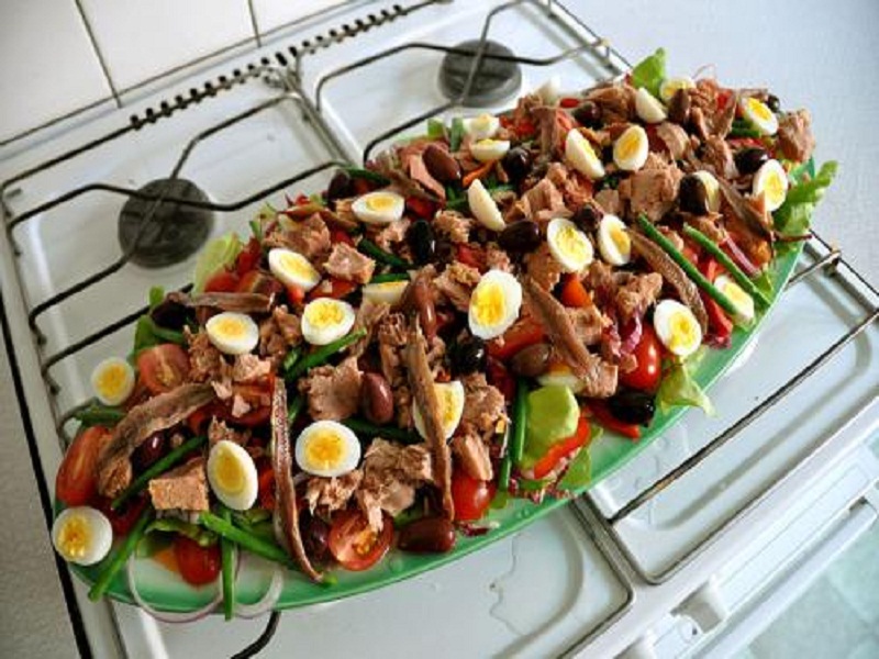 Nicoise Salad with Grilled Tuna Nicoise Salad with Grilled Tuna picture