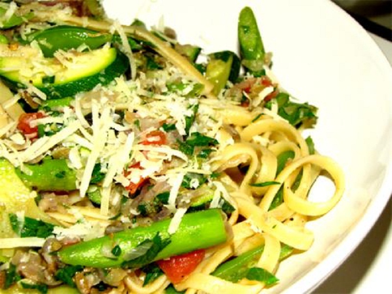 Pasta Primavera with Tomatoes Pasta Primavera with Tomatoes picture