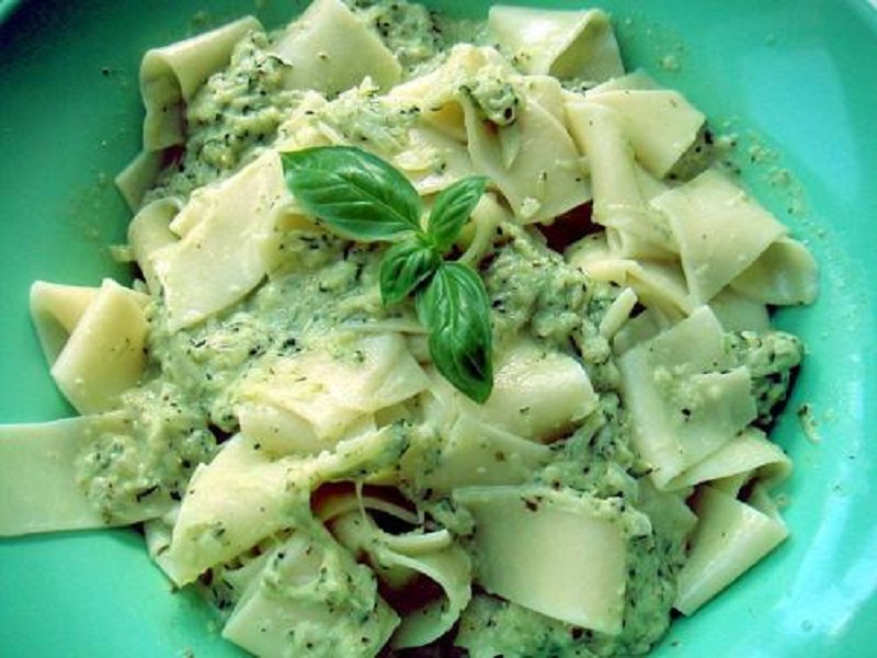 Pasta with Creamy Spinach Pesto Pasta with Creamy Spinach Pesto picture