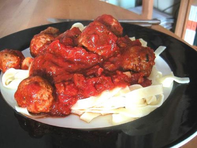 Pasta with Mexican Chicken Meatballs in Jalapeno n' Tomato Sauce Pasta with Mexican Chicken Meatballs in Jalapeno n' Tomato Sauce picture