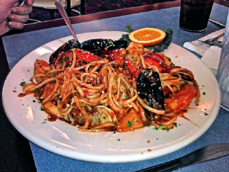 Pasta with Mussels, Saffron and Tomatoes Pasta with Mussels, Saffron and Tomatoes picture