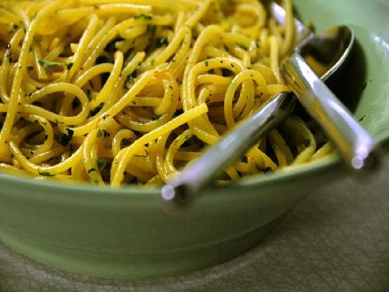 Pasta with Oil and Garlic Pasta with Oil and Garlic picture
