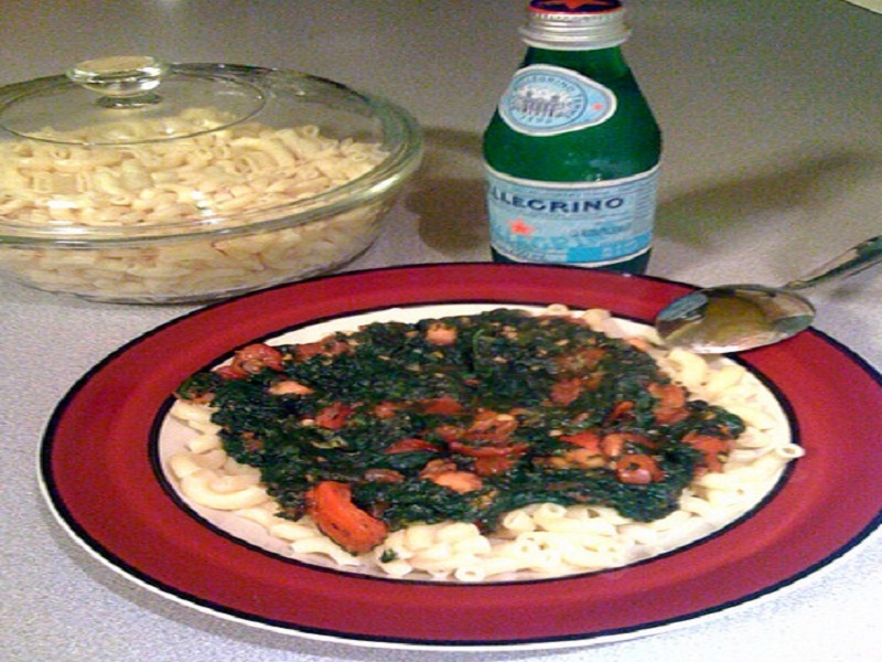 Pasta with Scallops, Spinach and Tomatoes Pasta with Scallops, Spinach and Tomatoes picture
