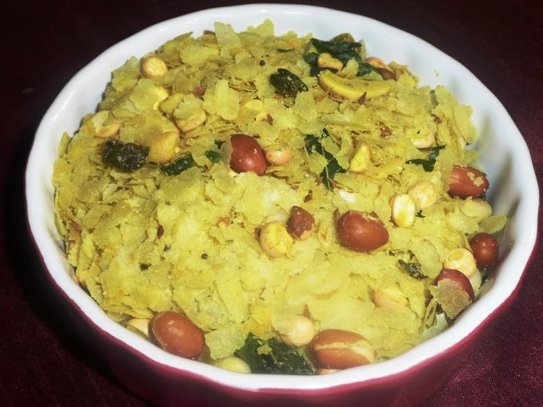 Microwave Poha Chivda (Beaten Rice Namkeen) Microwave Poha Chivda (Beaten Rice Namkeen) picture