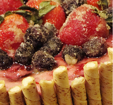 Fresh Raspberry Refrigerator Cake Fresh Raspberry Refrigerator Cake picture