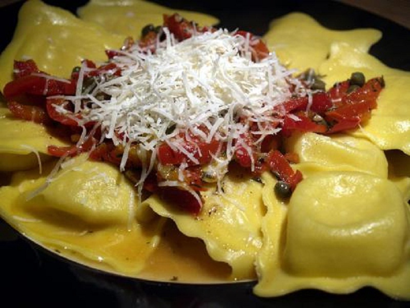 Ravioli With Roasted Red Pepper Alfredo Sauce Ravioli With Roasted Red Pepper Alfredo Sauce picture