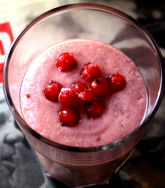 Tangy Berry Smoothie Tangy Berry Smoothie picture