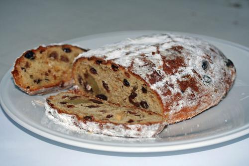 Rich Fruit Buns Rich Fruit Buns picture