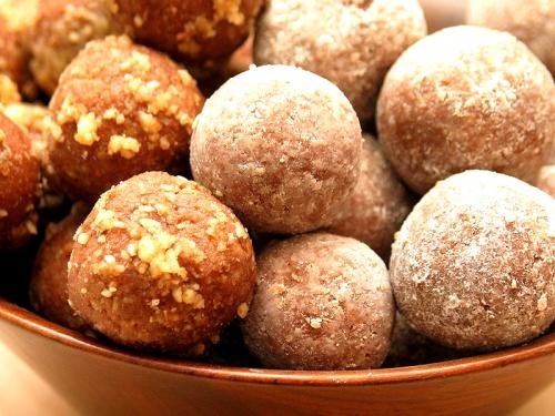 Old-Fashioned Walnut Balls Old-Fashioned Walnut Balls picture