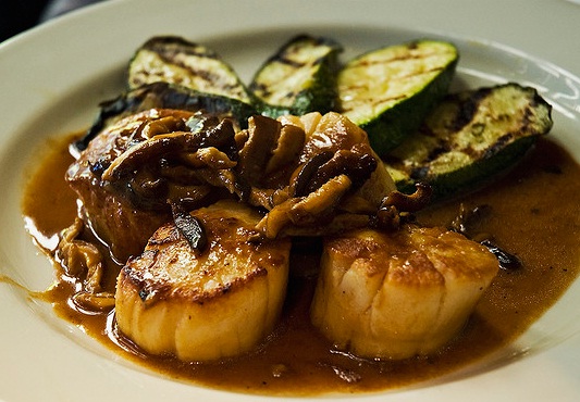 Scallops with Mushrooms Scallops with Mushrooms picture