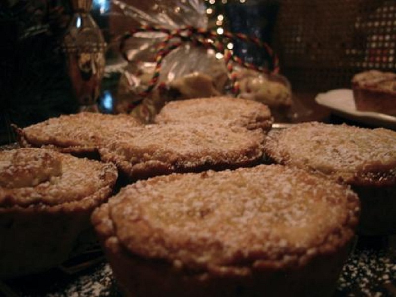Small Mince Pies Small Mince Pies picture