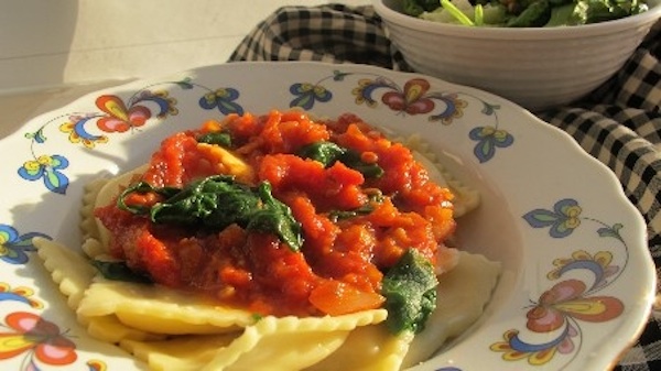 Ravioli With Spinach And Sun-Dried Tomatoes Ravioli With Spinach And Sun-Dried Tomatoes picture