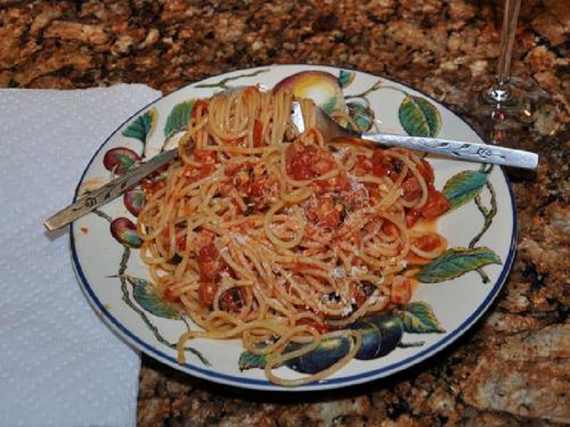 Spaghetti with Sausage and Tomatoes Spaghetti with Sausage and Tomatoes picture